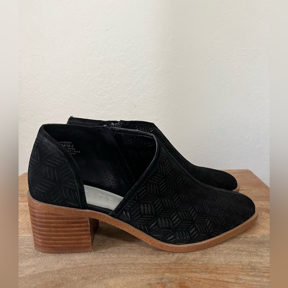 New 1.STATE black suede women booties